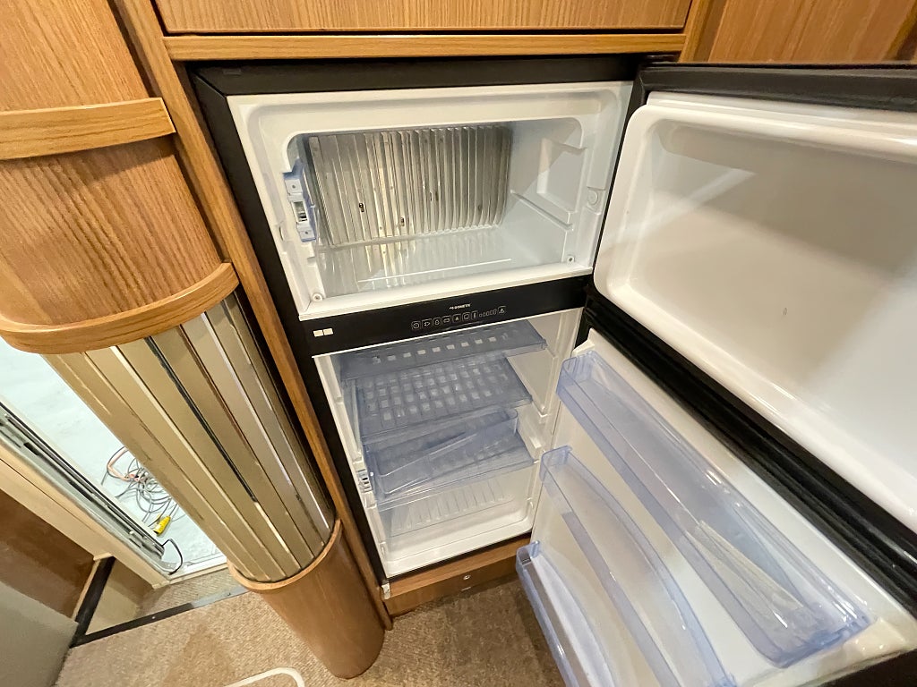 Bürstner Argos 747 /ALDE / Hyd-stöd / AC / Drag / Litium / Inverter / Aut - Bürstner