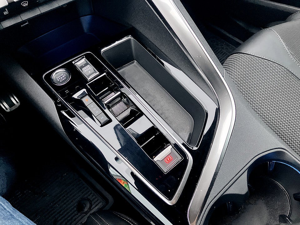 Bild på Peugeot 5008 GT 1.2 PT Aut 7-SITS B-KAMERA EL-BAKLUCKA 130hk 