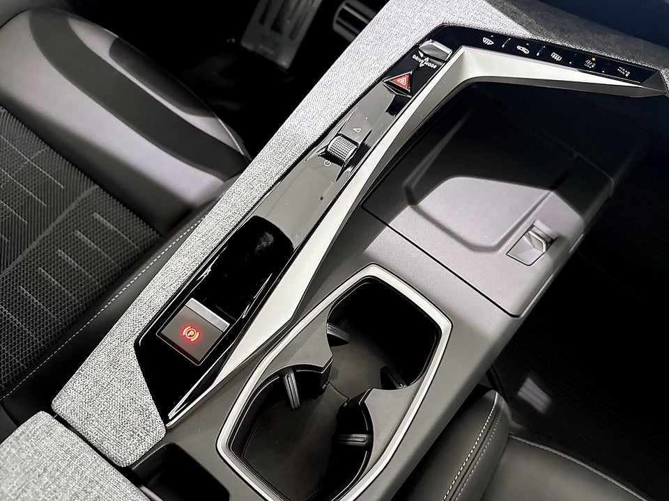 Bild på Peugeot 3008 Edition Hybrid - OMGÅENDE LEVERANS!
