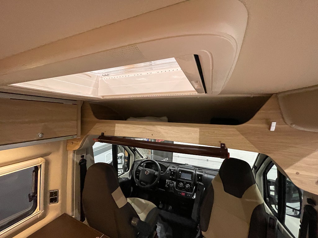 Hymer Grand Canyon / Solcell / B-körkort / Plåtis / Markis - Hymer