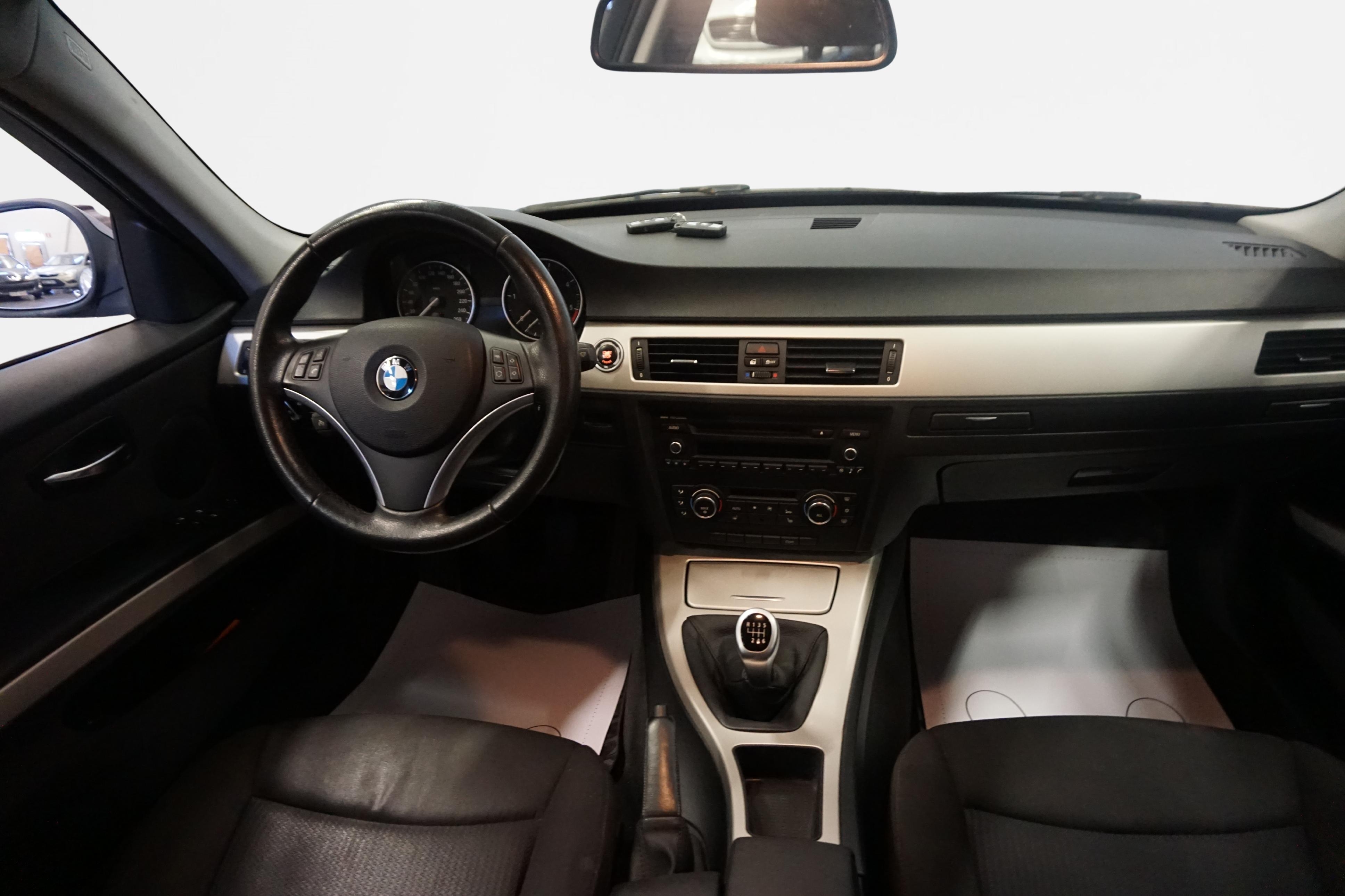 BMW 318 2012, kuva 7/36