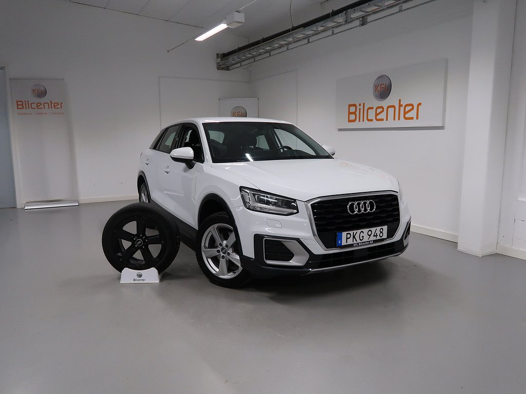 Audi Q2 *3,99% RÄNTA* 1.4 TFSI V-Däck ingår Cockpit-Navi-Bluetooth-Farth