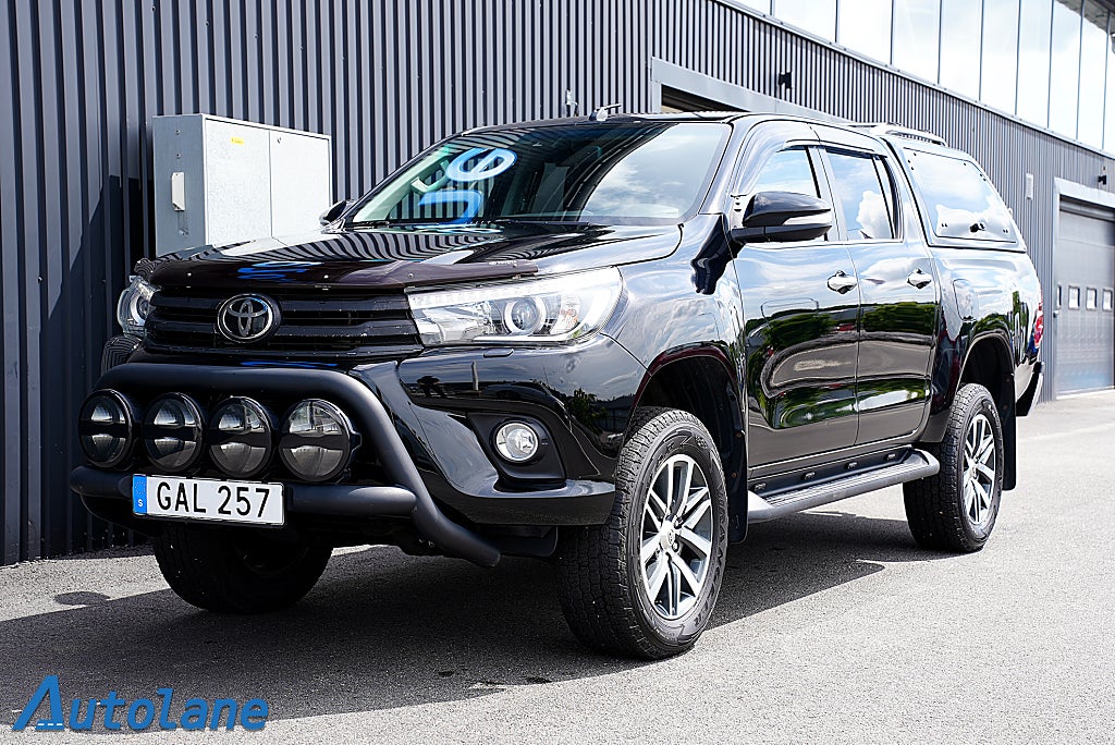 Toyota Hilux Dubbelhytt 2.4 AWD Dragkrok,CarPlay,Kamera 150hk