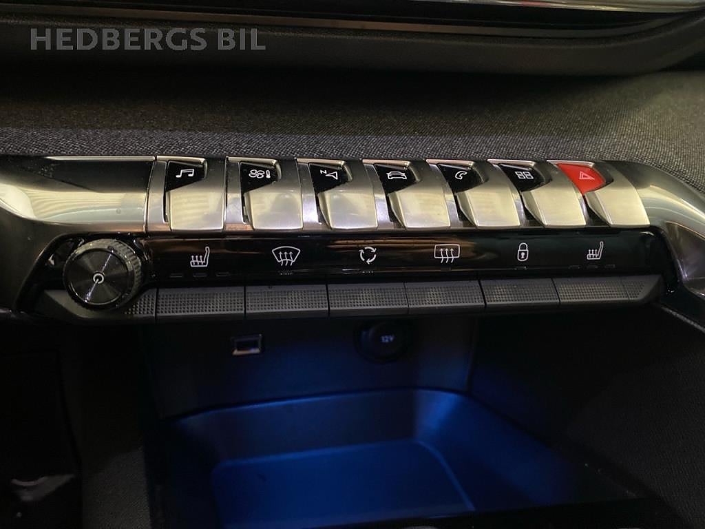 Peugeot 3008 ALLURE 1.2 PURETECH 130HK AUTOMAT thumbnail