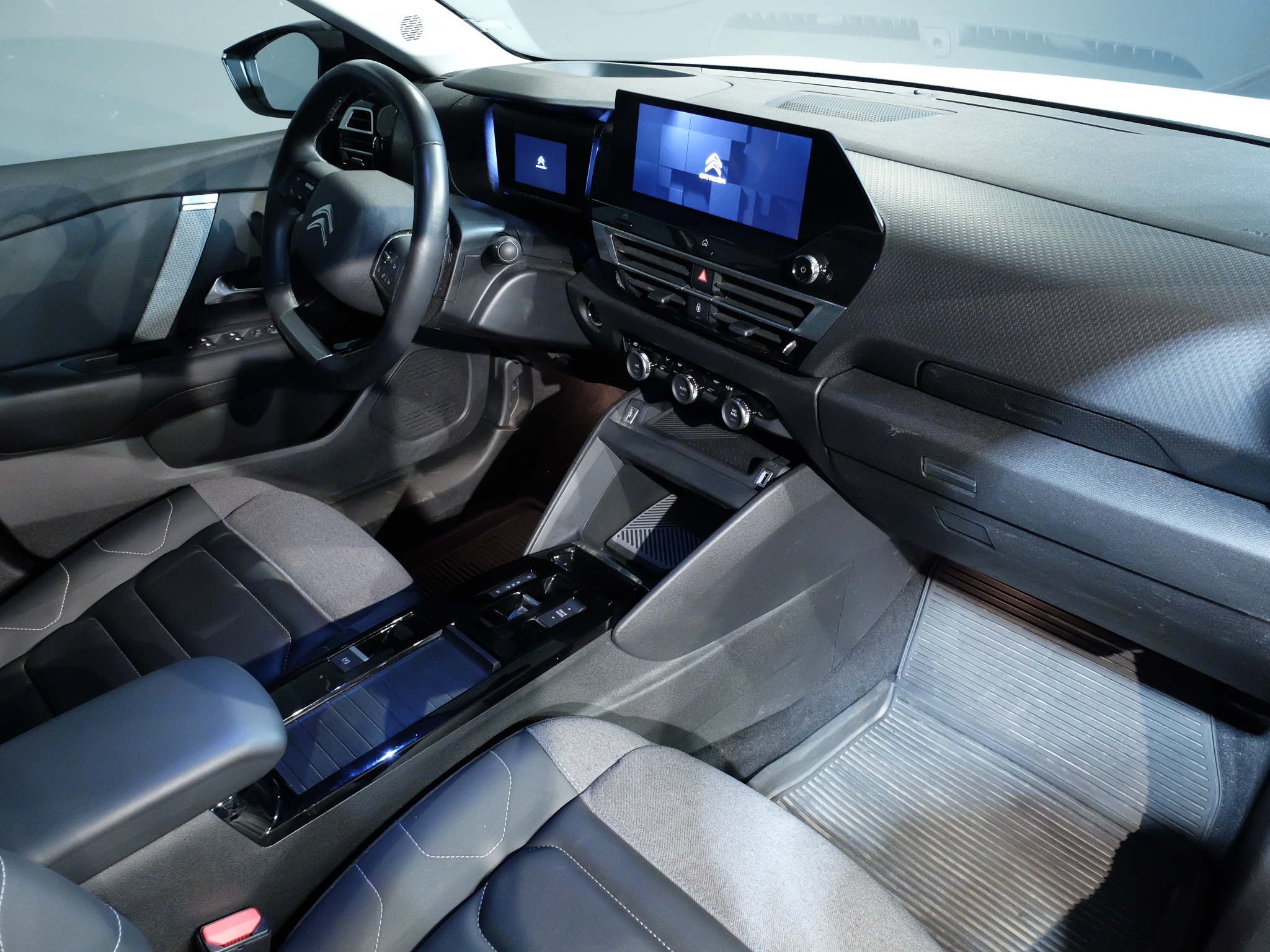 Citroen C4 X PT130 AUT SHINE NAV Apple 2023, bild 5/10