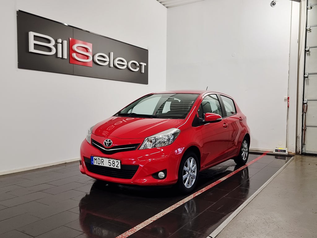 Toyota Yaris 5-dörrar 1.33 Dual VVT-i Active 6-Vaxl 2 Ägare 5884 MIL