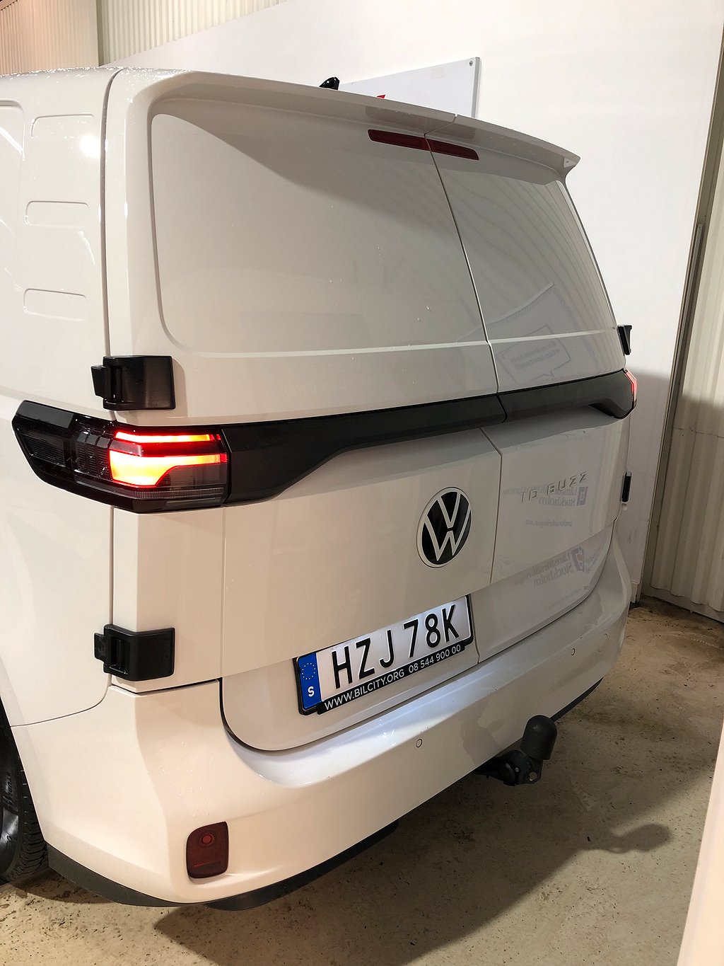 Volkswagen Id BUZZ Cargo  82kWh 204hk Drag Skinn Dubbeldörr 