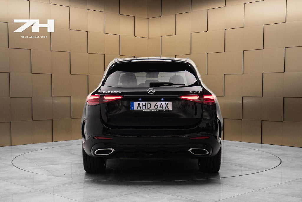 Mercedes-Benz GLC 300 e 4MATIC AMG Line / Burmester® / Drag / 360° / Pano