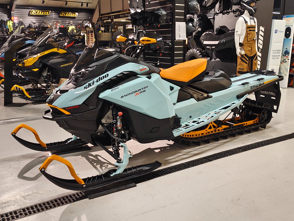 Ski-Doo Backcountry XRS 154 850 E-Tec 10" Display 2024 - miniatyr 2