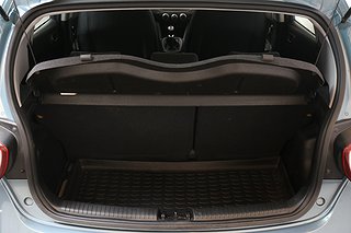 Halvkombi Hyundai i10 19 av 24