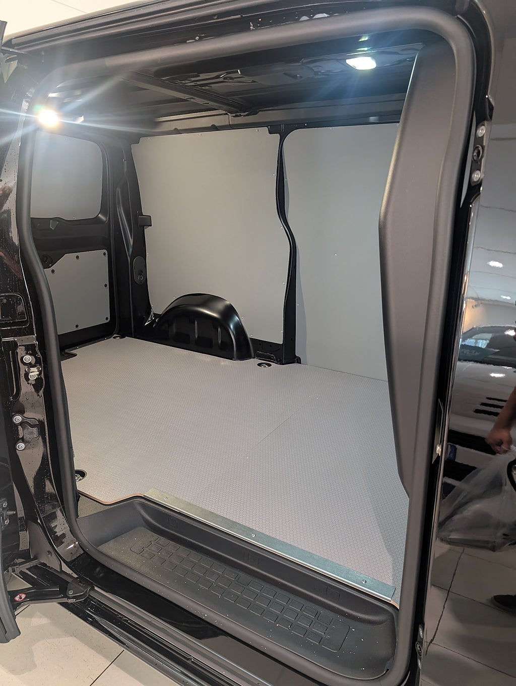 Bild på Peugeot Expert L2 BlueHDi 145 hk AUT Euro 6 Värmare/Drag