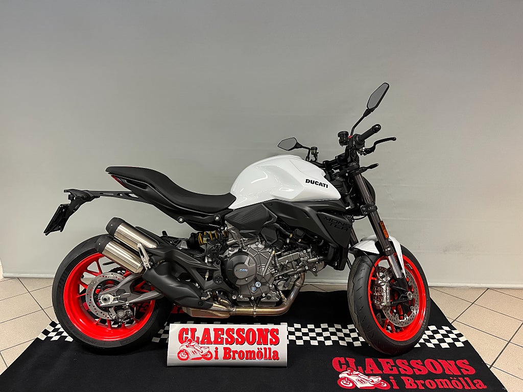 Ducati Monster V2 