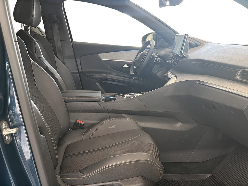 Bild på Peugeot 3008 GT 1.2 PT 130hk Aut B-KAMERA CARPLAY