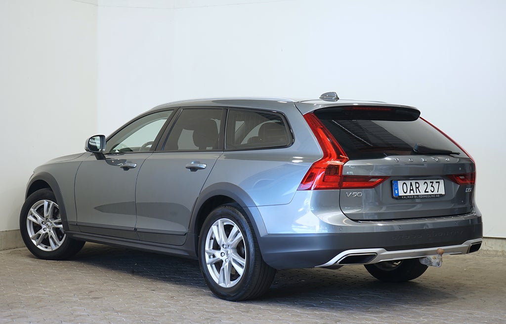 Volvo V90 Cross Country D5 AWD Automat Värmare Dragkrok 235hk