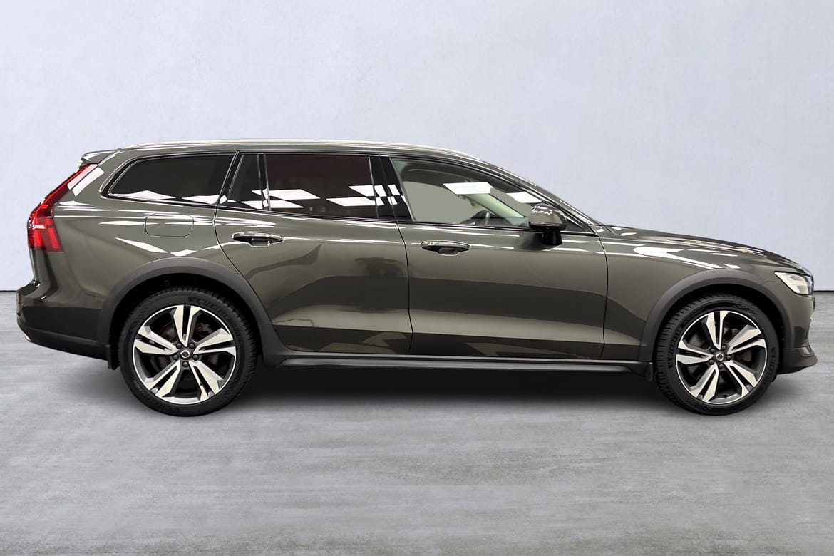 Volvo V60 Cross Country 2021, kuva 3/10