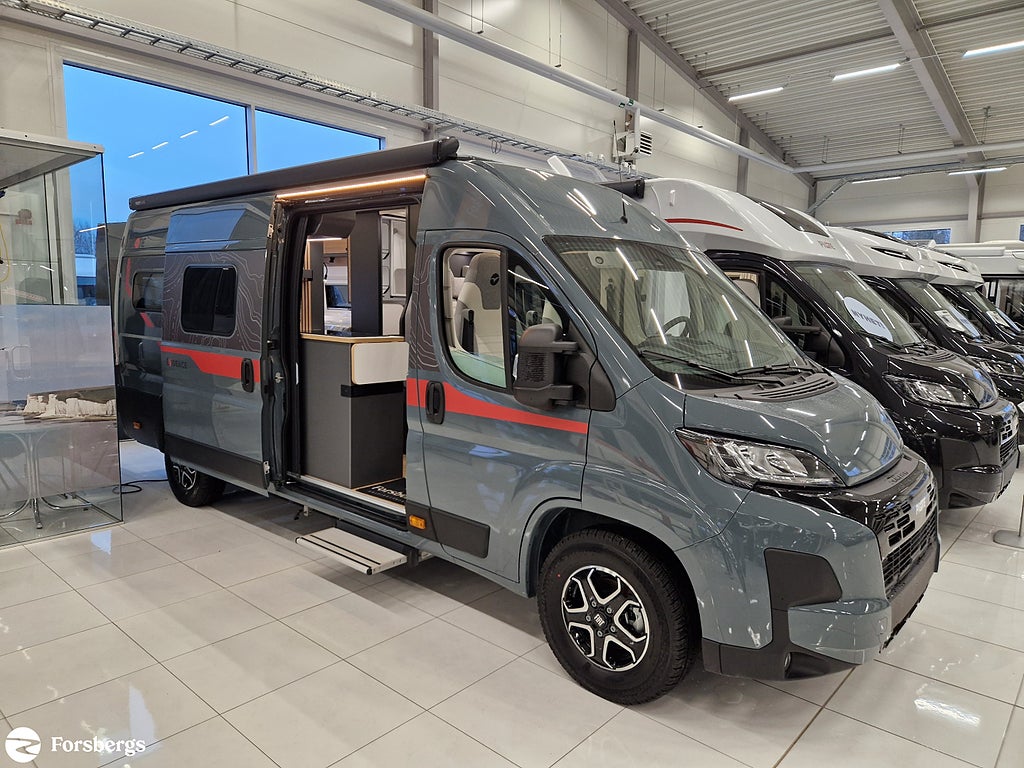 Pilote V630J Expression / 210AH Lithium, 2 x 100W solcell - SUPERDEAL!