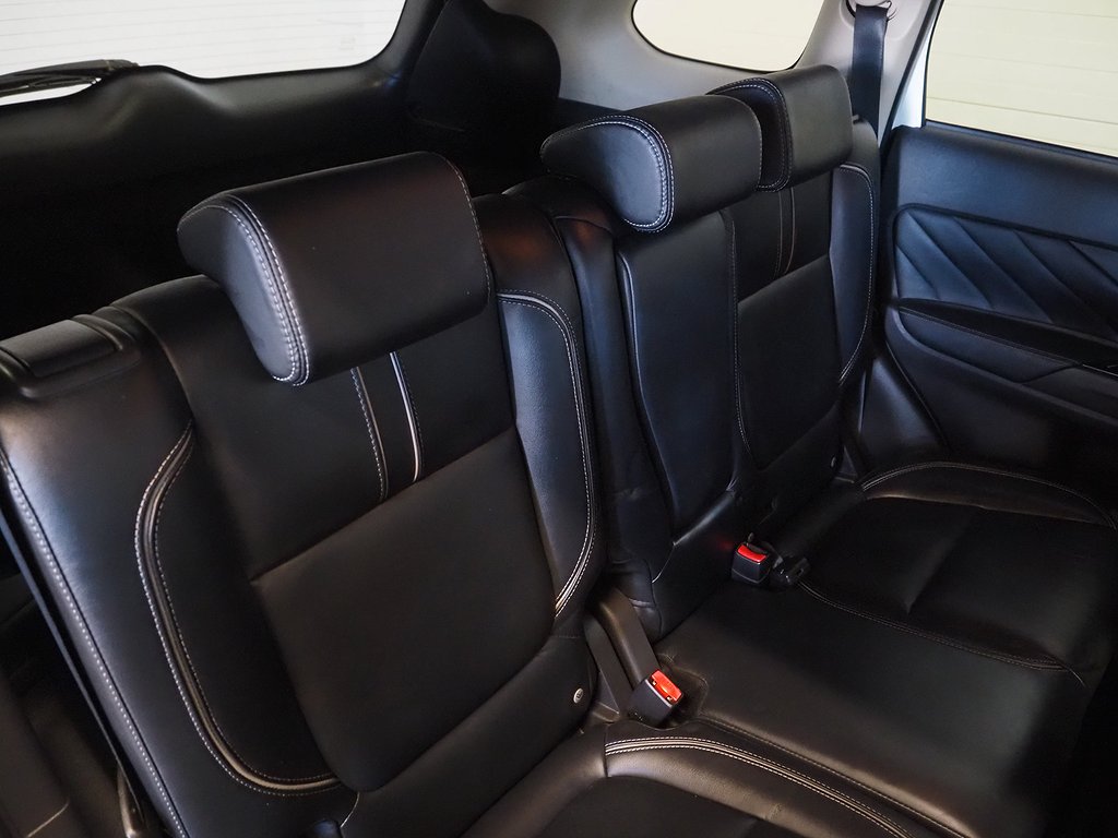Mitsubishi Outlander PHEV CVT Business | 360° | Drag | Navi 2016
