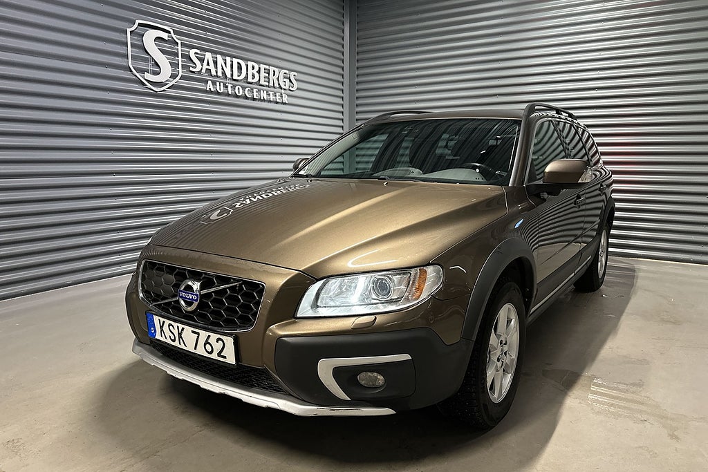 Volvo XC70 D4 AWD Summum Värmare Navi Skinn Keyless Drag
