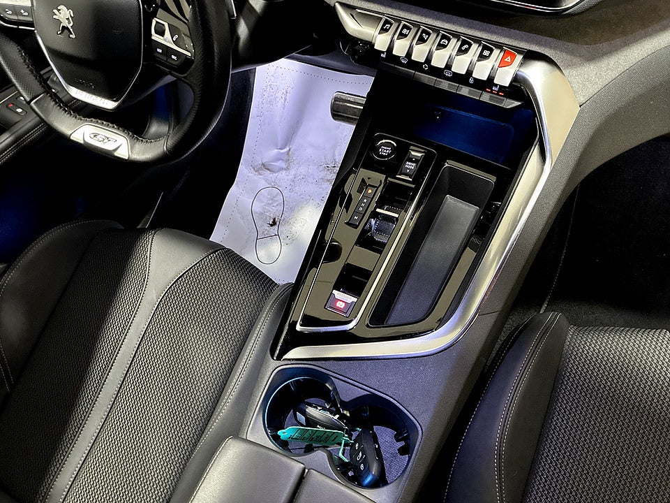 Bild på Peugeot 3008 GT 1.2 PT 130hk B-KAMERA CARPLAY