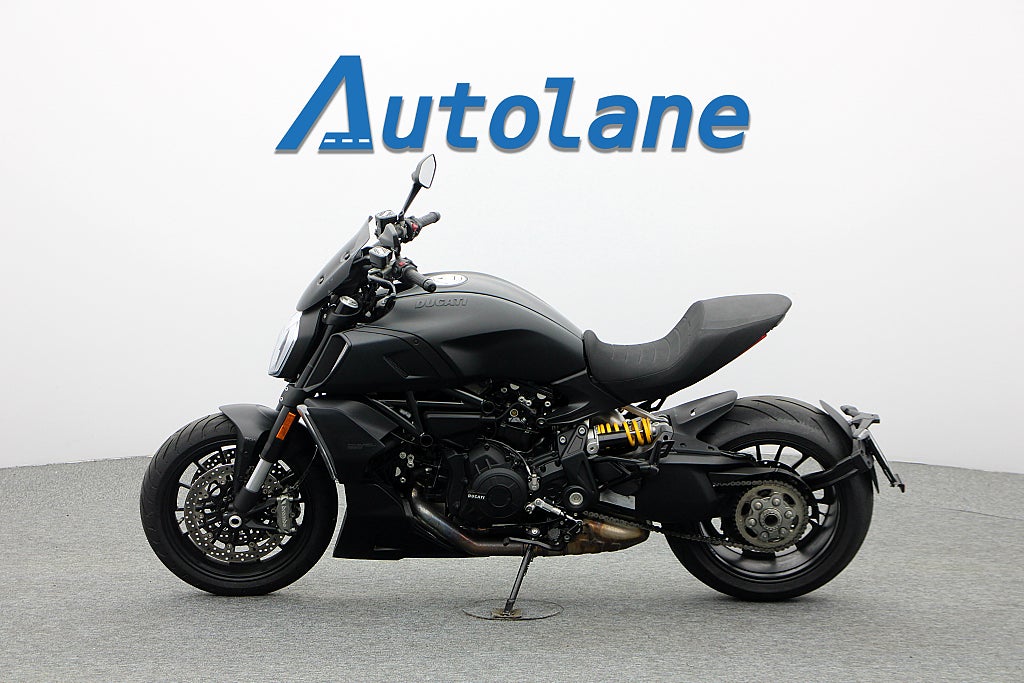 Ducati Diavel 1260 *Nyservad Nya däck