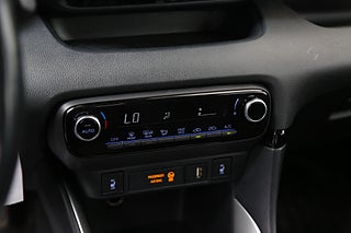 Halvkombi Toyota Yaris 21 av 25