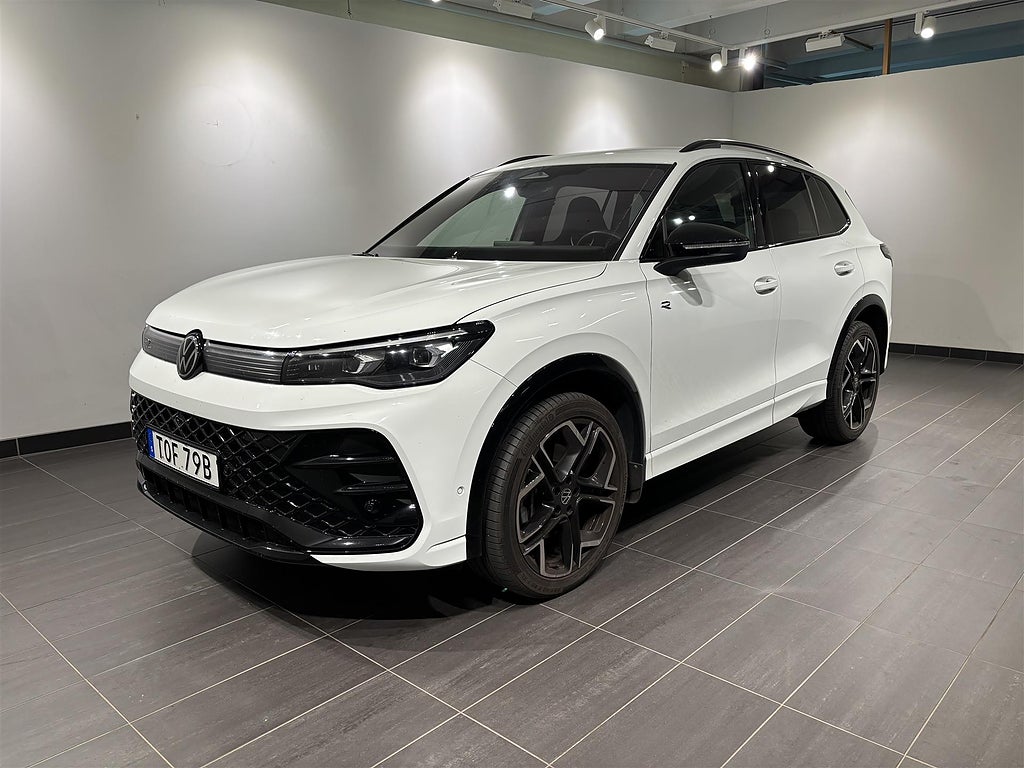 Volkswagen Tiguan 2.0 TDI 4Motion DSG R-Line 360° Drag H K Värmare 20 | Ränta
