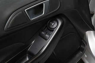 Halvkombi Ford Fiesta 18 av 25