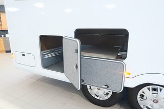 Husbil-integrerad Frankia F line I 840 FD 4 av 35