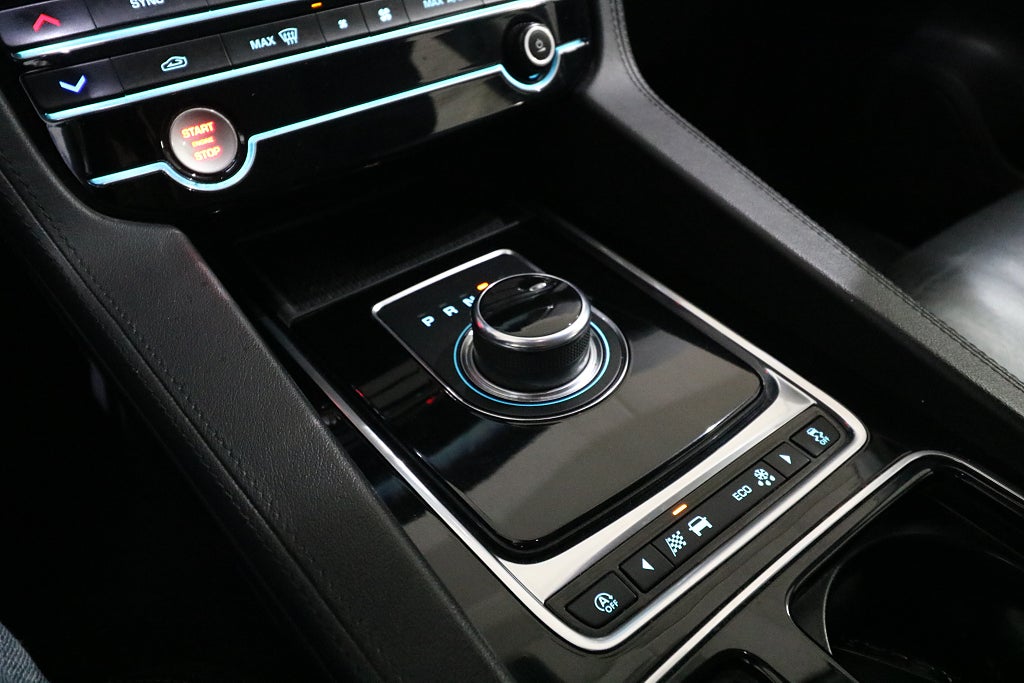 Jaguar F-Pace 2019 - miniatyr 14