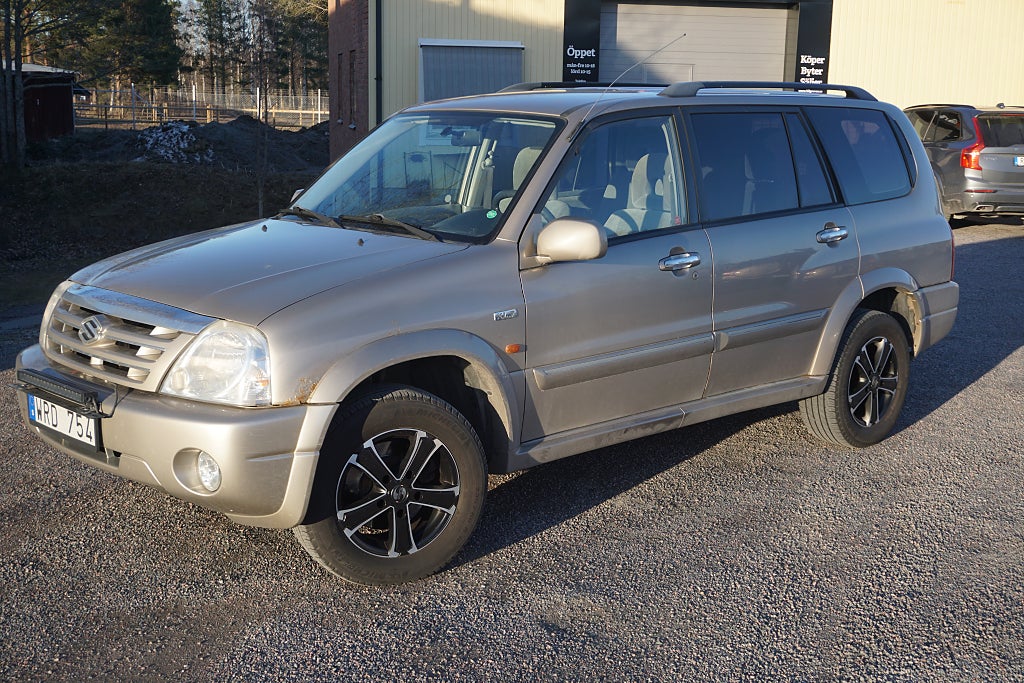 Suzuki Grand Vitara XL-7 5-seater 2.7 V6  4WD 14800mil