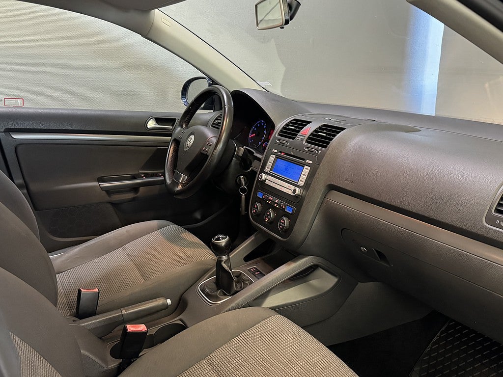 Volkswagen Jetta 1.6 Multifuel Trendline | DRAG | P-SENSOR | S+V | NYBES