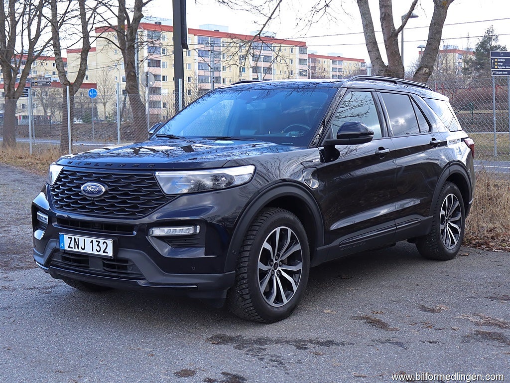 Ford Explorer 3.0 Plug-In-Hybrid 457hk S/V Pano B&O Moms