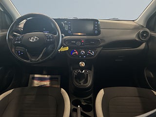 Hyundai i10 1.0 blue Essential S&V-hjul Rattvärme Fullservad – bild 14