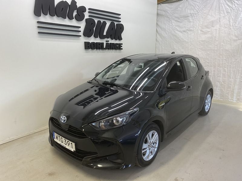 Toyota Yaris Hybrid Active Automat 5d