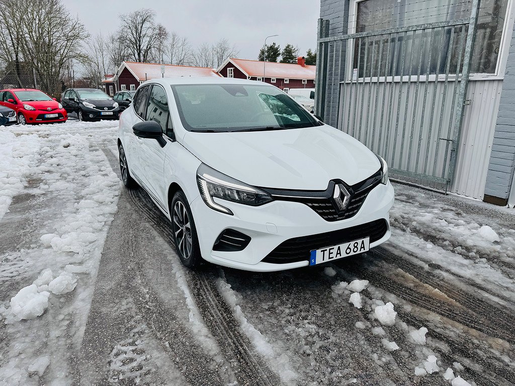 Renault Clio 1.0 TCE 91HK AUTOMAT / NAVI / 2200Mil