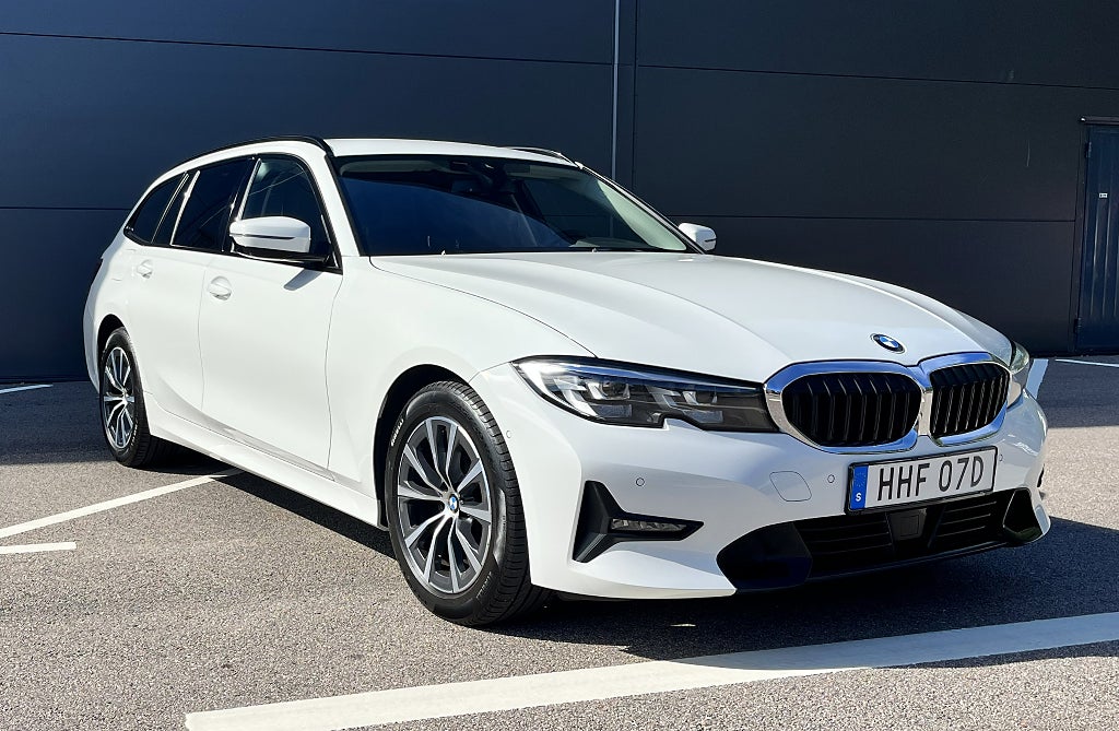 BMW 320D xDrive T  Sport line Adaptiv Fh Värmare Drag Kamera 