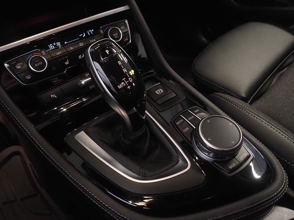 BMW 220 d xDrive Active Tourer Sport line M-Värm Navi Drag 2019