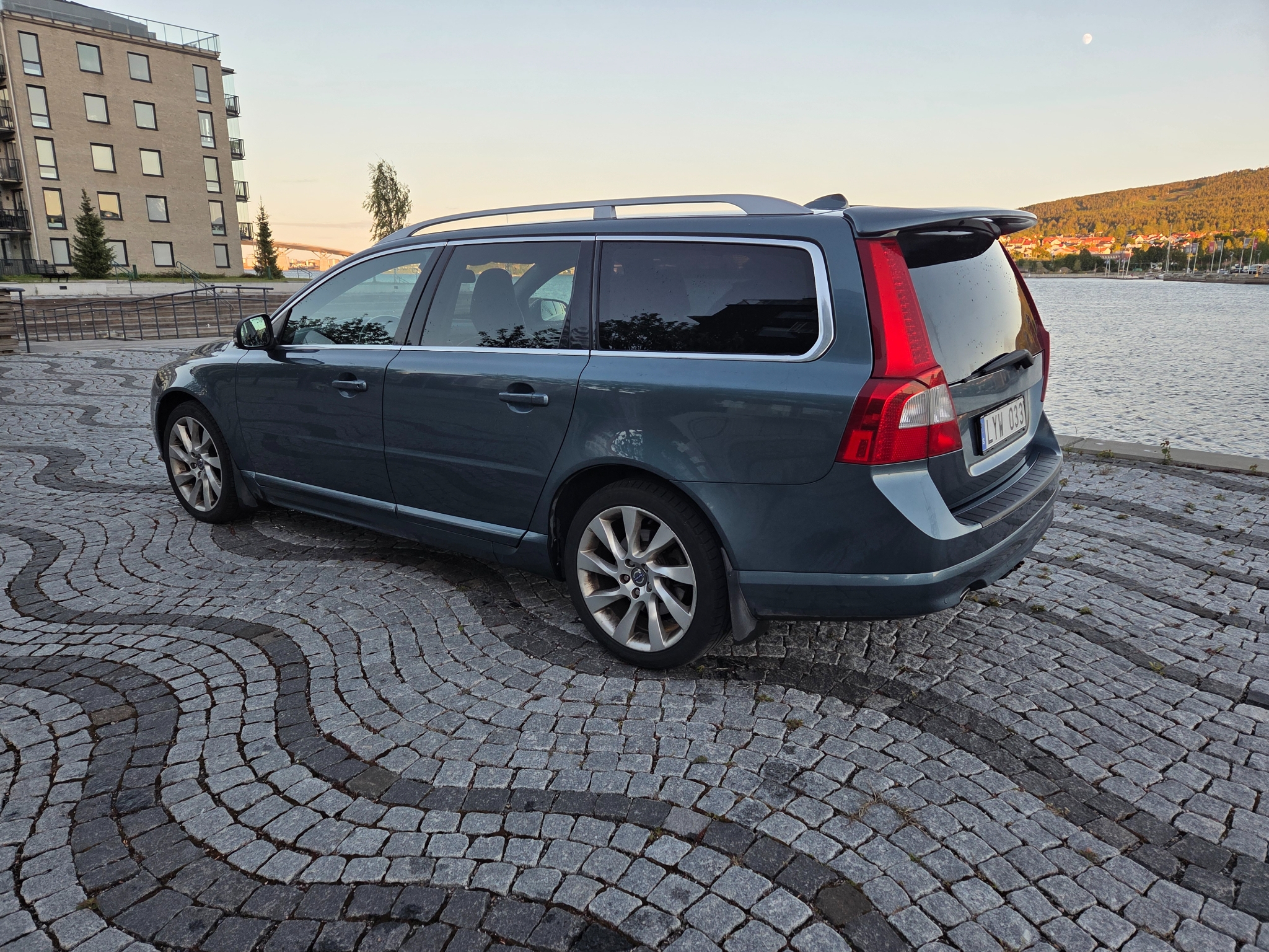 Volvo V70 D5 Summum D-design Euro 5 2012, kuva 3/10