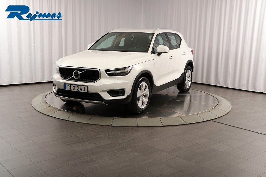 Volvo XC40 B4 FWD Bensin Momentum Advanced Edt