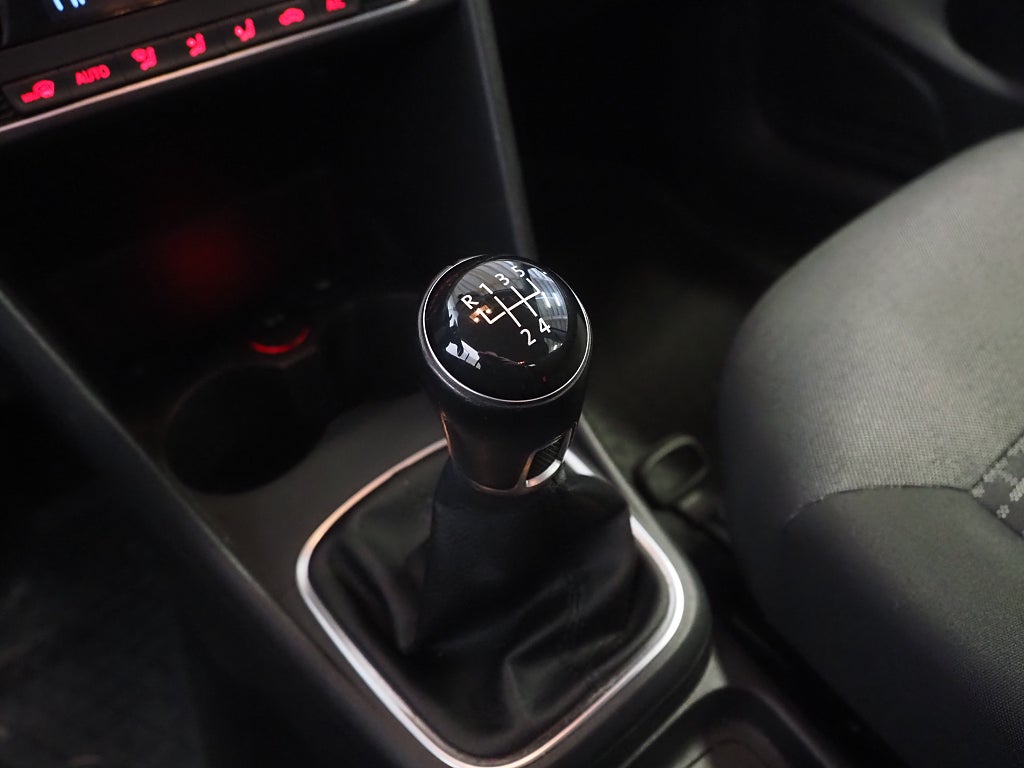 Volkswagen Polo 1.4 TDI 90hk Masters P-Sensorer Motorvärmare LED-Ramp 2015