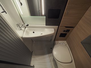 Husbil-halvintegrerad Knaus Van Ti Plus 650 MEG | 11 av 16