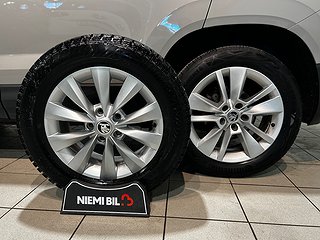 Skoda Karoq 1.0 TSI Style Drag Pvärm Kamera Psens Canton SoV