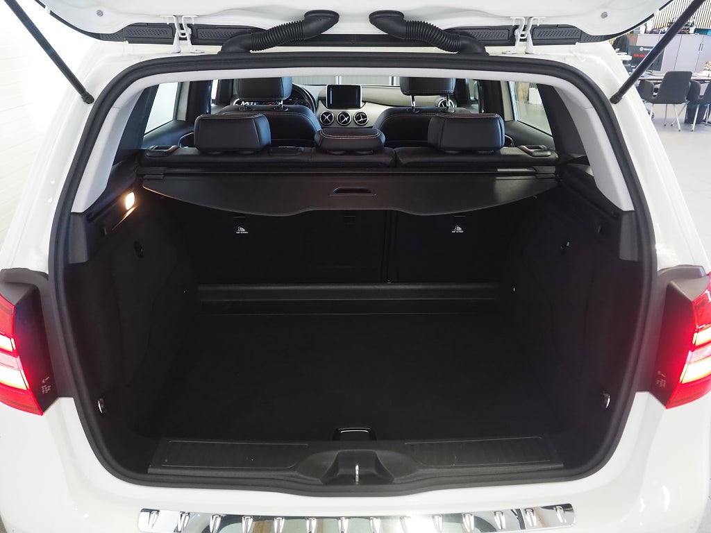 Mercedes-Benz B 180 d 7G-DCT Urban Låga mil! 2016