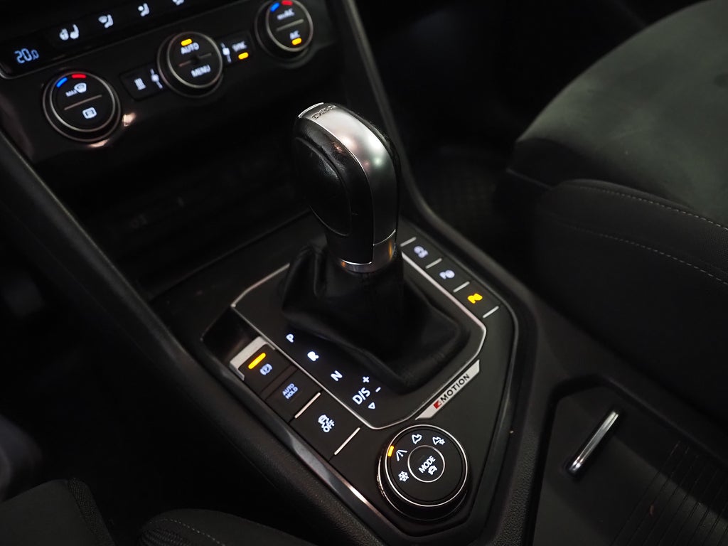 Volkswagen Tiguan 1.4 TSI 150hk DSG 4Motion Drag Kamera P-Värmare Carplay 2018