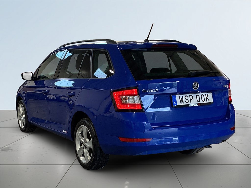 Skoda Fabia Kombi 1.0 TSI Farthållare Psens Bluetooth S&V-hjul