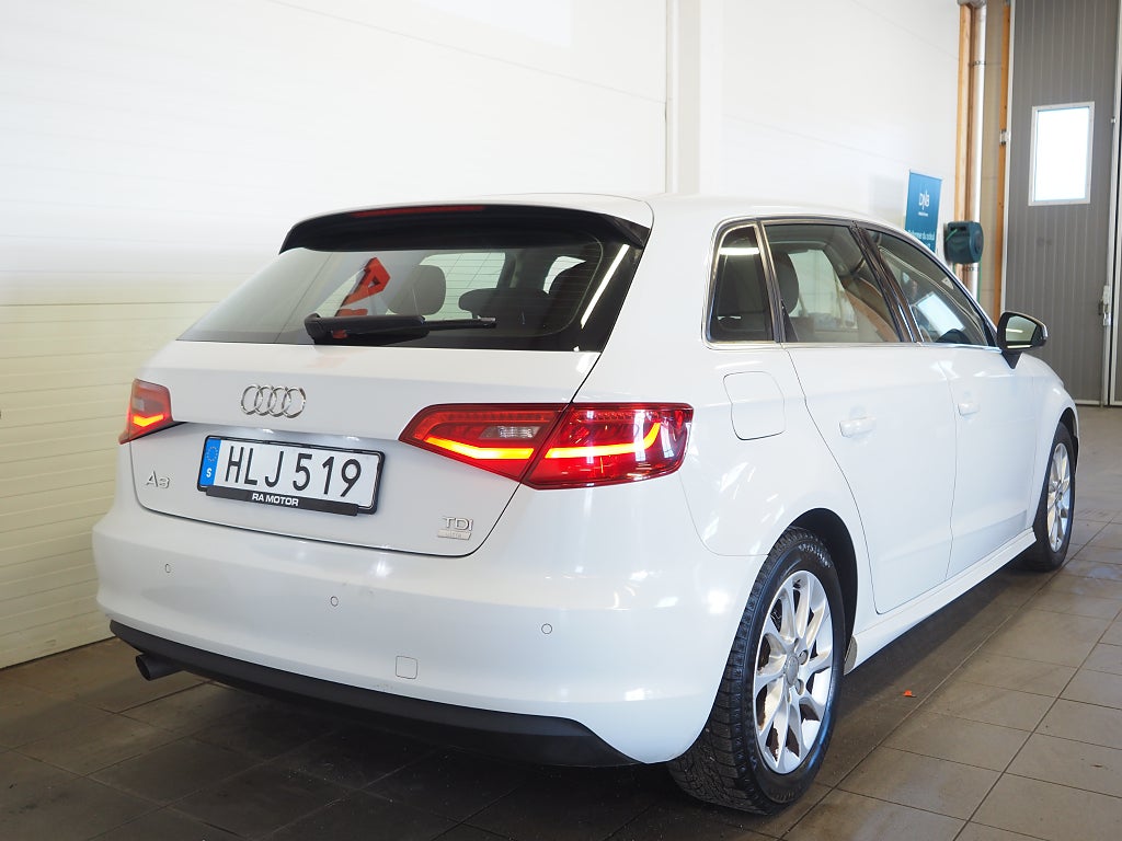 Audi A3 Sportback 1.6 TDI 110hk ultra | Bluetooth | PDC | 2015