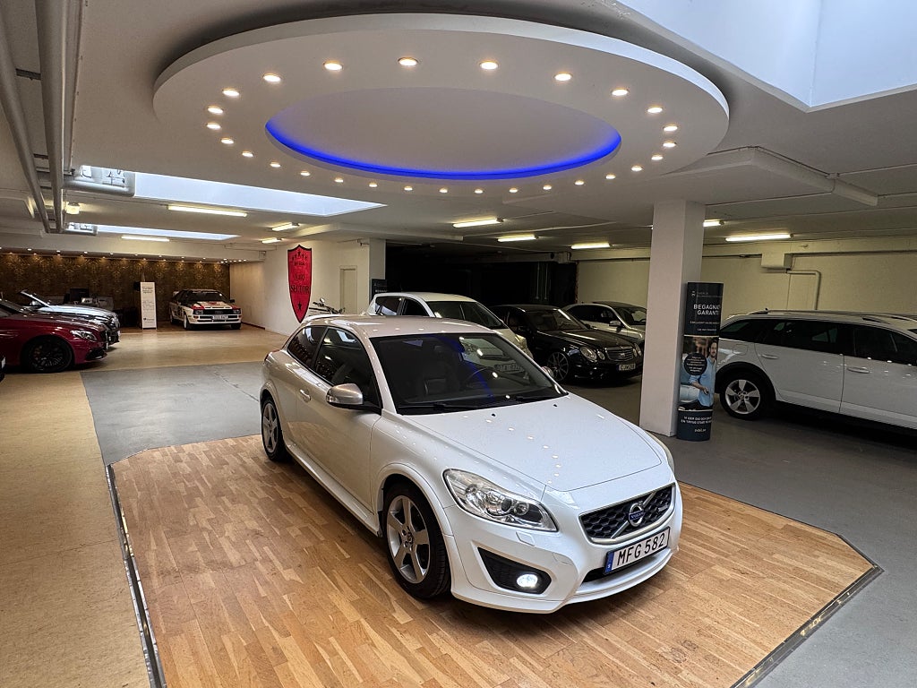 Volvo C30 D2 R-Design påkostad bla k-rem bytt! 3 ägare