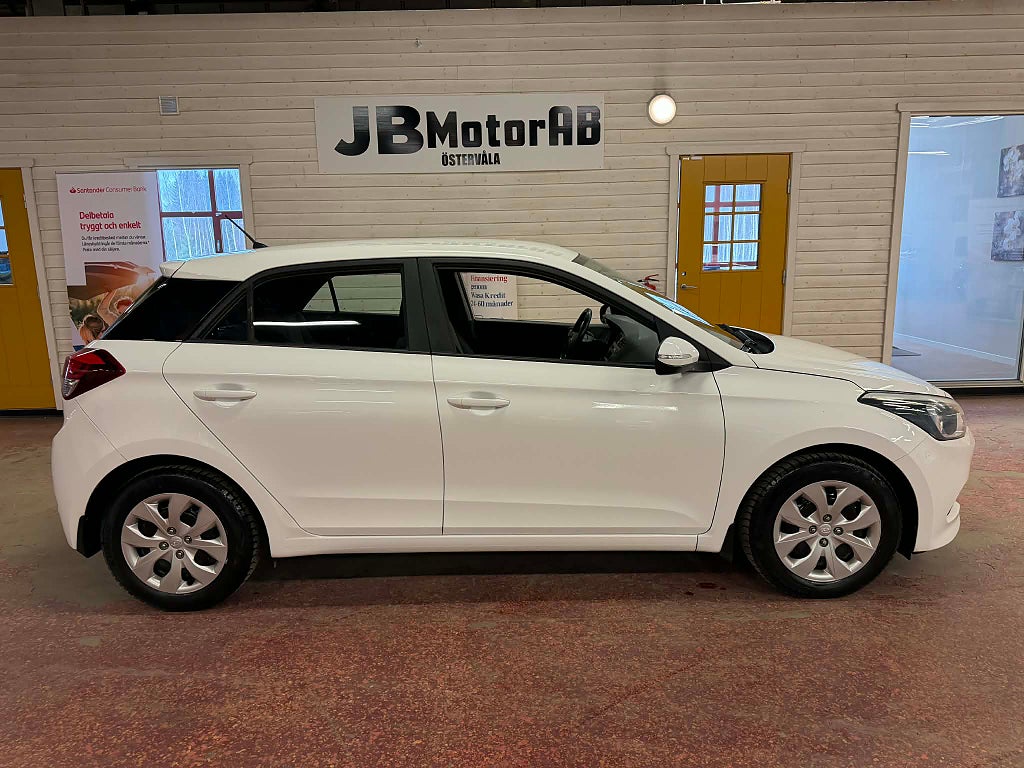 Hyundai i20 1.2 Comfort Euro 6/ VÄRMARE/ 1-Ägare/Fullservad 