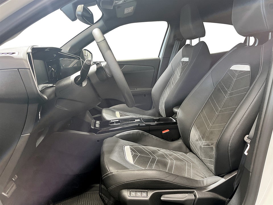 Bild på Opel Mokka Ultimate 1.2 Turbo 130 Aut B-KAMERA CARPLAY