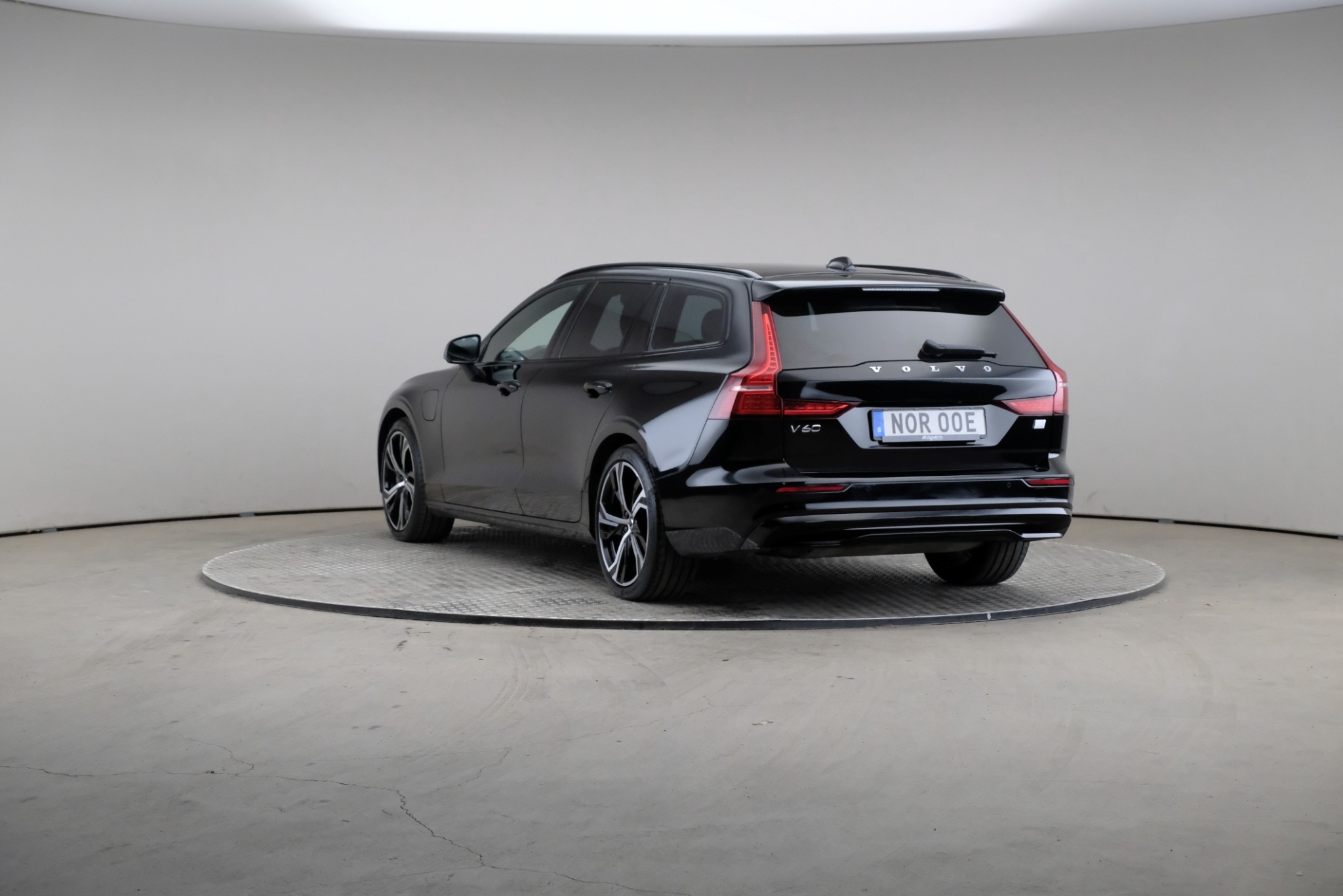 Volvo V60 2023, bild 2/10
